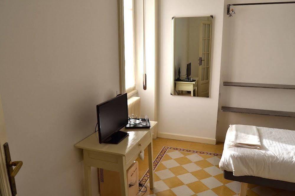 B&B Bonjour Bergamo Bagian luar foto